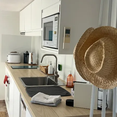 T2 - Rez De Jardin, Proche De La Carqueiranne