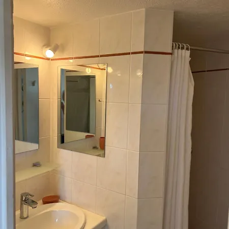 T2 - Rez De Jardin, Proche De La Apartment Carqueiranne